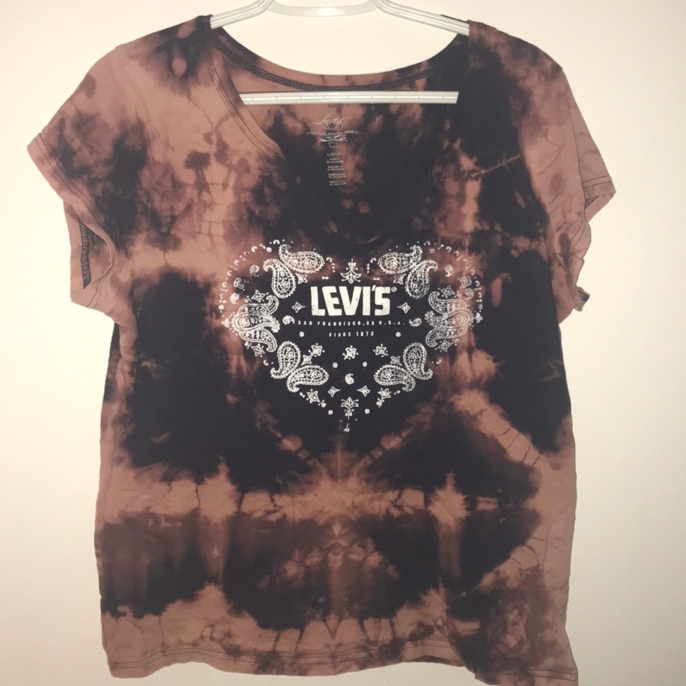 Custom Levi’s T-shirt